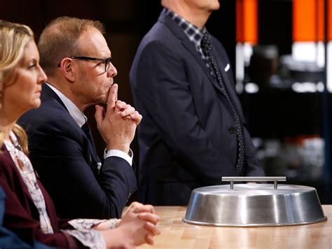 The 2010 james beard foundation awards were presented on may 3, 2010, at new york's lincoln center, in a ceremony hosted by alton brown, lidia bastianich, and wolfgang puck. Alton Brown Takes Over The Chopped Kitchen For A Brand-New ...