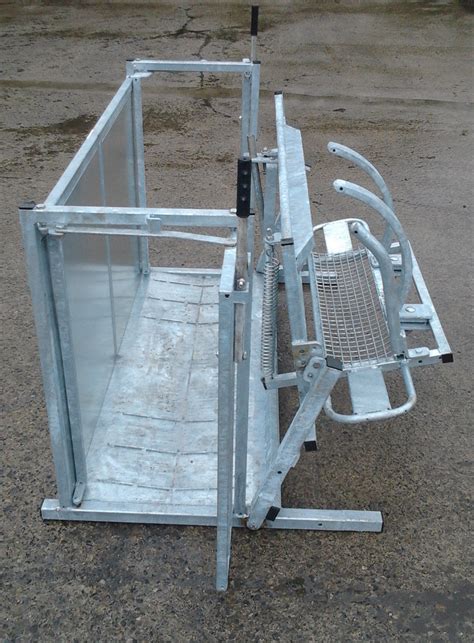 Sheep Squeeze Chute Sheep Rollover Crate Odonnell Engineering Rugged