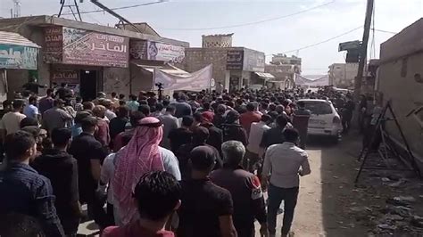 مظاهرة في إدلب ضد فتح المعابر مع الحكومة السورية