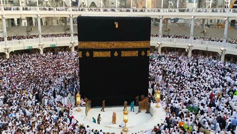 Kda wallpapers 4k hd for desktop, iphone, pc, laptop, computer, android phone, smartphone, imac, macbook, tablet, mobile device. MECCA, SAUDI ARABIA-DEC 22, 2014:4K Footage Muslim Pilgrims Circumambulate The Kaaba At Masjidil ...