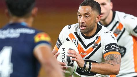 Benji marshall (25 şubat 1985 doğumlu) beşte sekizde olarak oynayan yeni zelanda profesyonel ragbi ligi futbolcusu veya nrl. NRL: Phil Gould slams 'extremely premature' Immortal tag ...