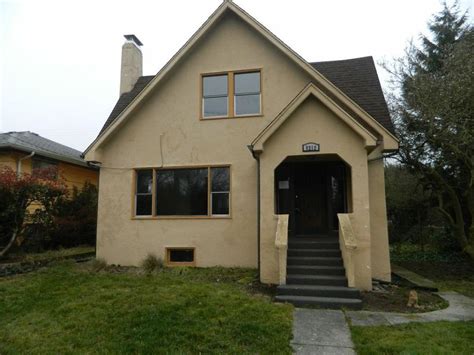 We believe that the future of real estate lies in technology and in service, and the future of real estate is now. West Seattle Real Estate For Sale - Investor Property ...
