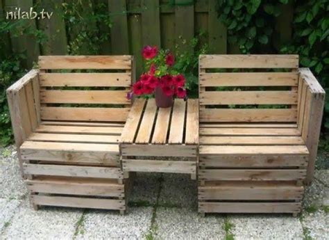 And while wine caddies are perfect for entertaining, these also make the great handmade gifts. Outdoor Pallet seating | Pallets are free | Pinterest