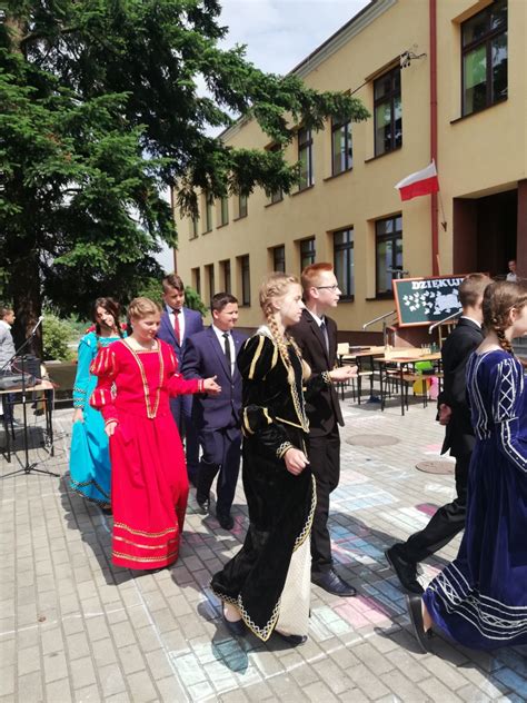 Tym razem będzie to wtorek. Zakończenie roku szkolnego 2018/2019 oraz pożegnanie ósmej ...