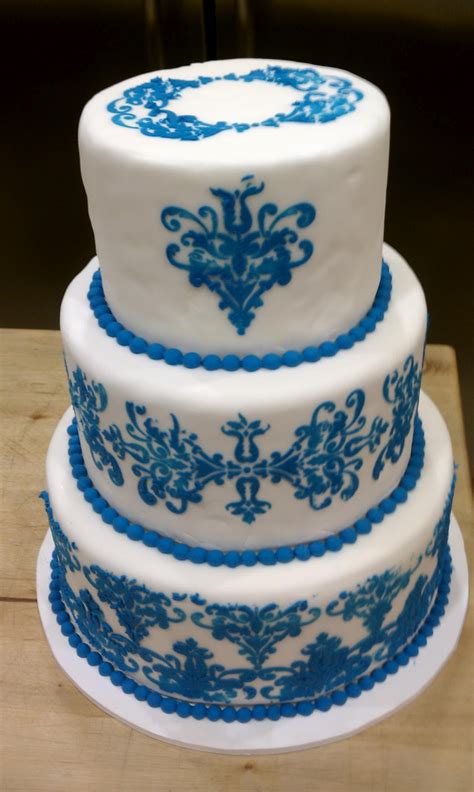 Themed and unusual wedding cakes. Wedding Cakes Pictures: Blue and White Wedding Cakes