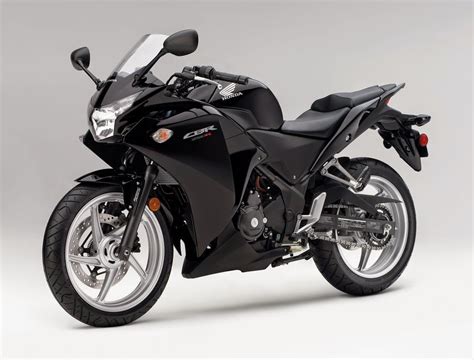 Know about cbr250rr 2021 engine, design & styling, fuel consumption, performance & braking safety. Modifikasi Motor Honda Cbr 250 Cc - Thecitycyclist