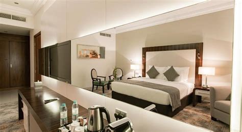 Elite byblos hotel is a luxurious 5 star hotel located in the heart of al barsha, just a short walk staying at elite byblos hotel gives you the absolute advantage of location, whether you're visiting for. Elite Byblos Hotel (formerly Auris Plaza Hotel) Barsha 1 ...