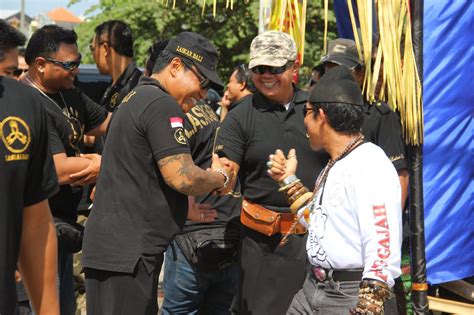 0 ответов 0 ретвитов 1 отметка «нравится». KORLAP LEGIAN: FOTO HUT LASKAR BALI KE 12