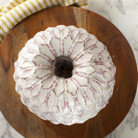 Cerca nel più grande indice di testi integrali mai esistito. Viktoria - Zuckerbäckerei: Stained Glass Bundt Pan ...