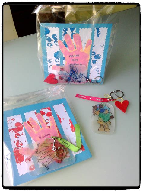 Check out our fete des grand mere selection for the very best in unique or custom, handmade pieces from our shops. Une carte et un porte-clé pour la fête des mères - | Idée ...
