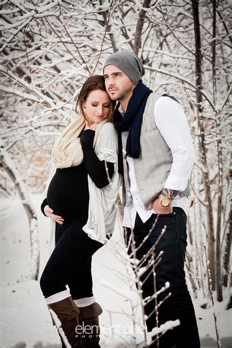 Adorable Winter Maternity Pictures