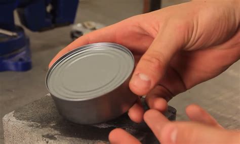 Comment ouvrir une boite de conserve sans ouvre boite