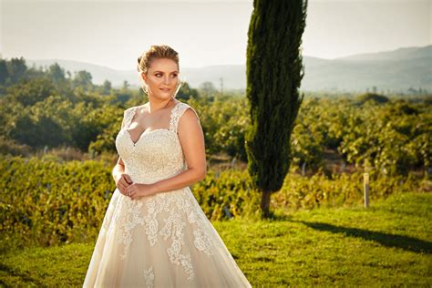 Check spelling or type a new query. Plus Size Brautkleid von Eddy K | Plus size wedding gowns ...