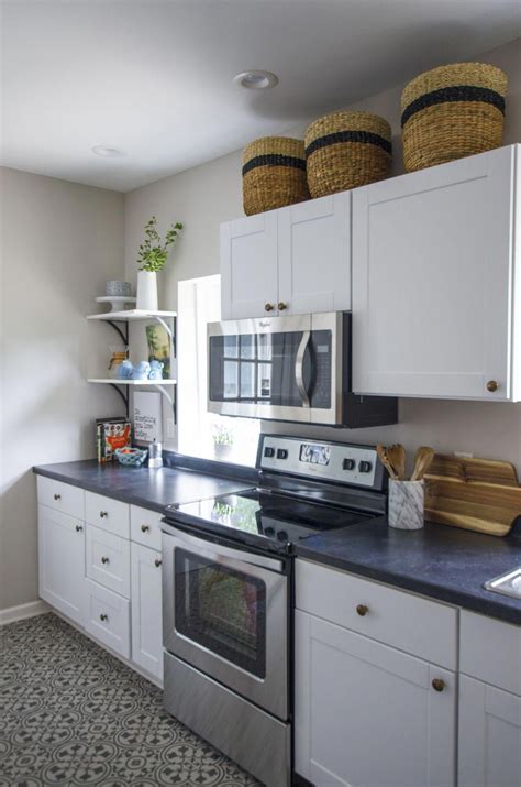 Budget friendly kitchens can be stylish. Check out this rental kitchen