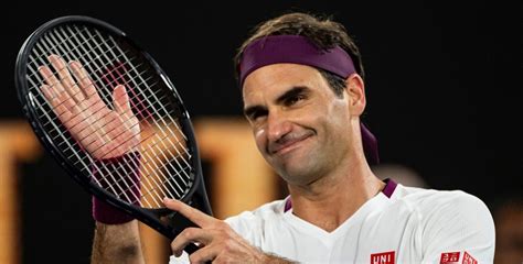 The only phrase that you can actually say about these amazing federer's shots is: Roger Federer subió una foto cuando era más joven y luce ...