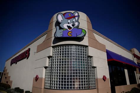 Chuck E Cheese Parent Company Files For Bankruptcy Another Casualty
