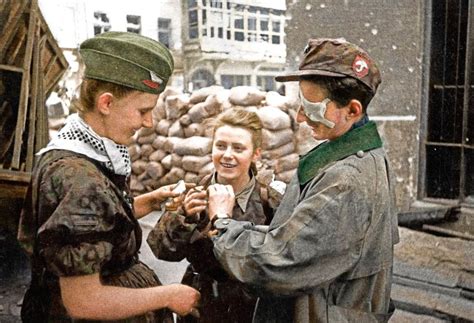 30 Incredible Vintage Photos Of Warsaw Uprising Have Been Brought To Life After Colorized