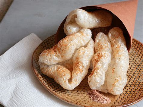 Truthfully, making pork rinds isn't all that difficult to do but it is quite a time consuming process and i kept seeing vegan pork rinds all over the internet! How to Make Pork Rinds (Chicharron) | Kitchen Adventures ...