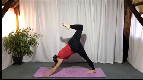 30 minutes morning yoga energizes and prepares you for the day, stretches your muscles to prevent discomfort and aches, and calms your mind and body, leaving you feeling it just takes 30 minutes , so even if you're a busy person, you'll be able to fit a quick yoga exercise into your morning routine! 23min Super Short Flow Yoga Practice (with music) - YouTube