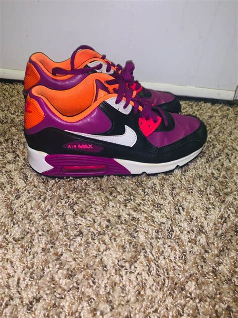 Nike kid's air max 2015 (gs) black/white/pnk pow/mtllc slvr running shoe. Great condition. Nike air maxes. Big kids size 5.5 , same ...