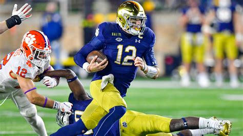 View the 2020 fbs college football stats leaders in passing, rushing, receiving, kickoff returns, punt returns, punting, kicking and defense. College football bowl projections: Notre Dame gives ACC ...