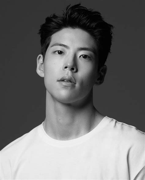 Ini dia guys artis muda indonesia yang meramaikan dunia hiburan indonesia, bukan cuma modal wajah mereka juga memilik talenta loh. 9 Aktor Korea Kelahiran Tahun 1997 yang Bikin Ambyar