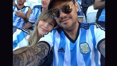 Her zodiac sign is scorpio. Marcelo Tinelli alienta a Argentina en partido frente a ...