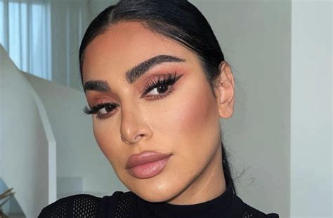 How To Do Feathered Brows Aka 2021s Hottest Brow Look Blog Huda