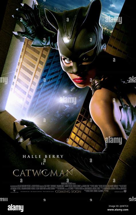 Halle Berry Catwoman 2004 Stock Photo Alamy