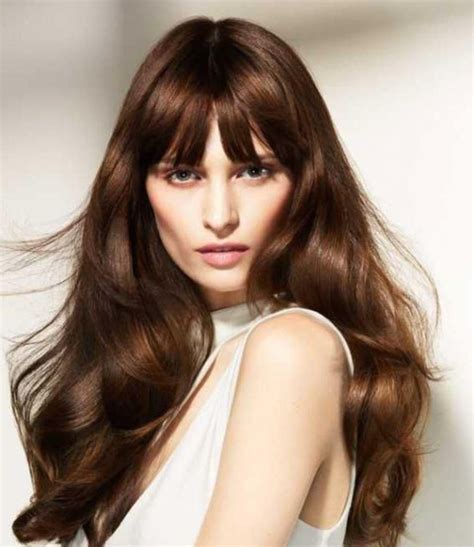 Penasaran tren gaya rambut pria terbaru yang bakal hits? Gaya Rambut Sebahu Berponi Depan - Rasmi Sum