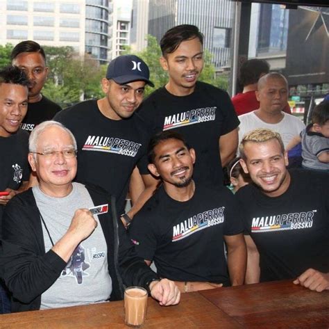 Malu apa bossku? retorik politik najib razak di. "Apa masalah gambar Dr Mahathir?" - Dicop 'talam dua muka ...