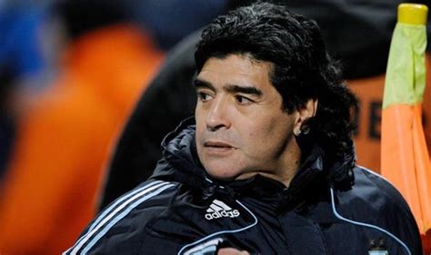 Manteve relacionamento com giannina maradona, filha caçula de diego maradona, entre 2008 e 2013. Diego Maradona daughter: Maradona unleashed FURY on Sergio ...