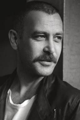 Born in istanbul in 1972, nejat isler graduated from mimar sinan state conservatory's theater deparment in 1995. Nejat İşler Resimleri - Sinemalar.com