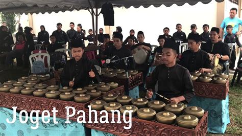 Melenggang hai melenggang dengan tari lenggang kalau baik hati nanti orangpun sayang (2x) dari melaka ke negeri pahang singgahdi johor beli berangan (2x) kami ucapkan selamatlah datang apa. MUSIK CAKLEMPONG | LAGU JOGET PAHANG - YouTube