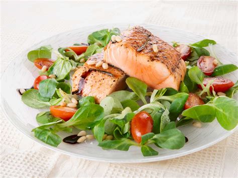 Set up the oven rack so the rack is 7 to 8 (18 to 20 centimeters) from the broiler. How to cook salmon - Saga