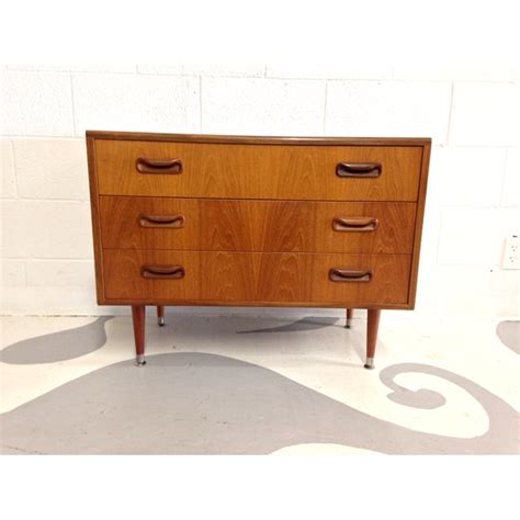 If you did not hold onto your parent's old furniture, either or you can't afford to buy the awesome designer mid. Mid Century Modern Teak G-Plan Dresser | Chairish