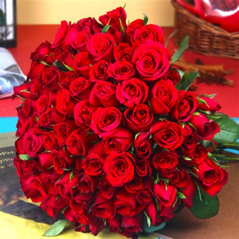 Send 100 Red Roses Bouquet To Pakistan Primeflowerspk