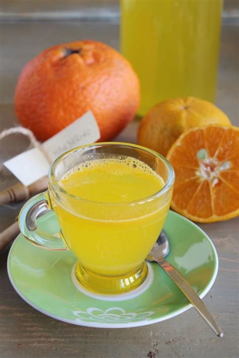 Classico punch al mandarino particolarmente adatto nel periodo invernale. Ricetta Punch al mandarino e rum cocktail caldo bevanda ...