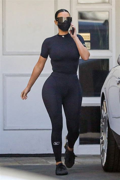 Kim Kardashian Bum Star Flaunts Curves In Raunchy Photos Sexiz Pix