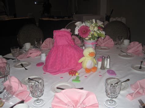 Another Dress Centerpiece For A Baby Shower Baby Shower Cupcakes Baby Shower Baby Shower