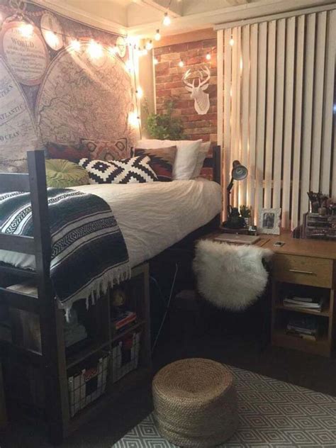 31 Small Space Ideas To Maximize Your Tiny Bedroom