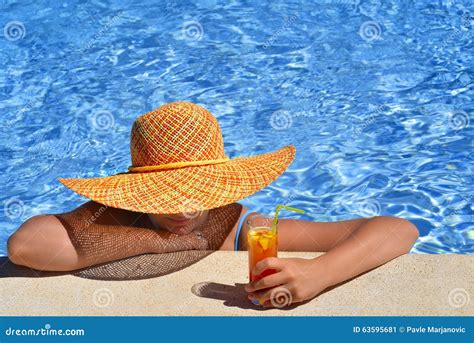 Real Female Beauty Enjoying Her Summer Vacation Stock Image Image Of
