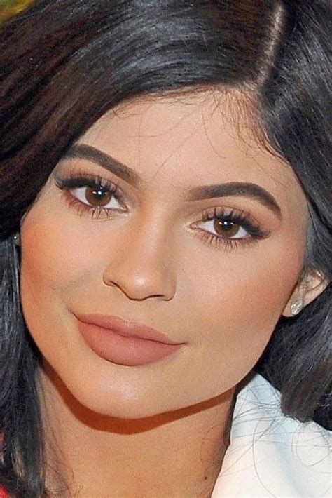 Kylie Jenner Wore Blue Contacts And Looks So Different