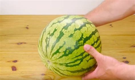 Here Are 7 Traits That Warn You That The Watermelon Youre About To