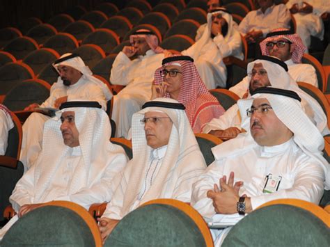 تعتبر جامعة الملك عبدالعزيز أفضل جامعة في السعودية وحاصلة على المركز الأول عريباً بين الجامعات العربية وكما حصلت الجامعة على تصنيف عالمي 143 حسب qs ويعتمد تصنيف qs على مجموعة من العوامل وهي السمعة. جامعة الملك عبدالعزيز - عمادة الدراسات العليا تنظم اللقاء ...
