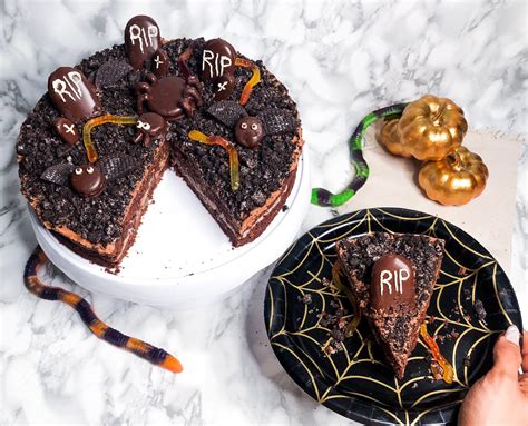 halloween graveyard cookie cake recipe with photos popsugar food