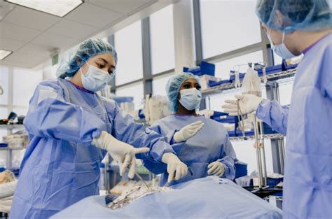 Surgical Technologist - Surgical Tech Program | American Career College