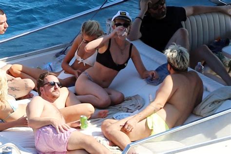 Sexy Lesbians Kristen Stewart And Stella Maxwell 50 Photos Thefappening