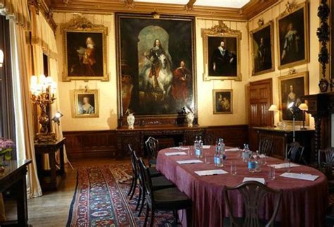 Take your seat at the table in highclere castle's historic dining room and join the countess of carnarvon as she shares remarkable stories and recounts some of the memorable occasions that took place in this iconic space. The State Dining Room at Highclere Castle | Downton abbey ...