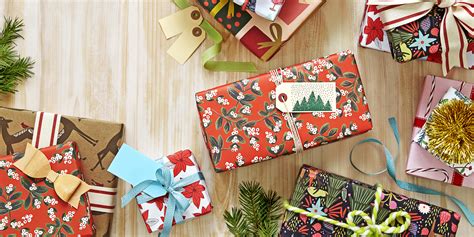 So whether you're after a cosy pair of socks or a designer handbag, our 2019 gift guide is here to provide you with all the present inspiration you need this christmas. 55 Best Hostess Gift Ideas 2017 - Unique Christmas Host Gifts